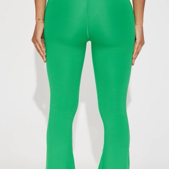 Fashion Nova Tempted To Touch Lounge Yoga Pant - Kelly Green - Picture 2 of 6